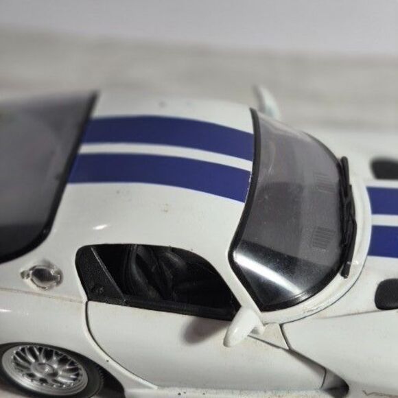 Blue & White Maisto Dodge Viper GTS GTS-R Coupe Scale 1/18 with Spoiler on Back. - Picture 6 of 16